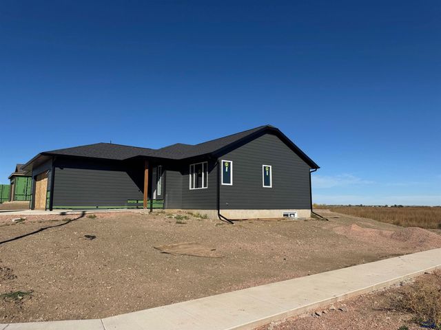 628 BULL RUN DR, Box Elder, SD 57719