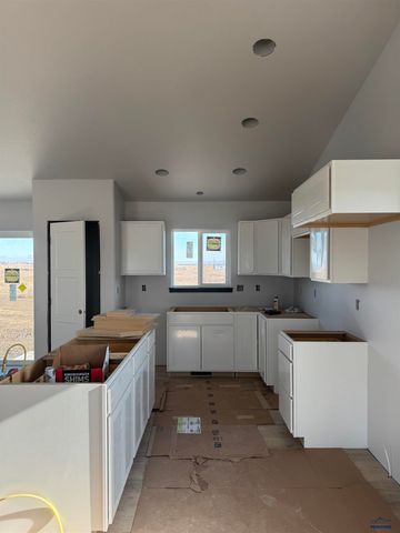 628 BULL RUN DR, Box Elder, SD 57719