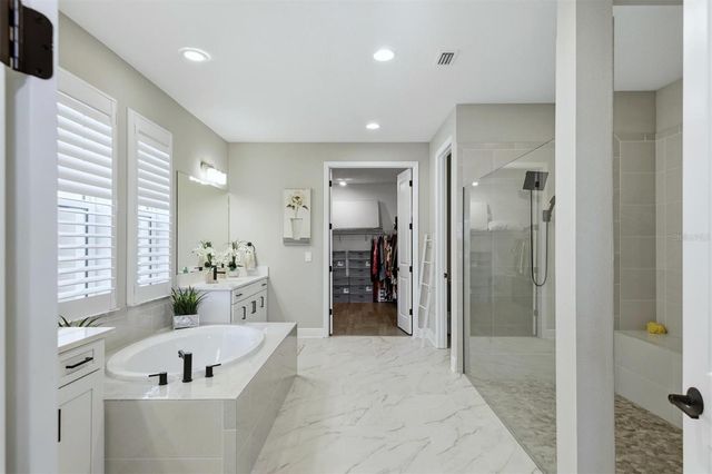 5820 MILLENNIUM SILVER COURT, Sarasota, FL 34238