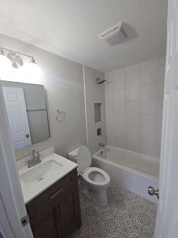 1398 Lockbourne Road, Columbus, OH 43206