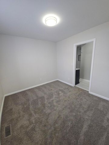 1398 Lockbourne Road, Columbus, OH 43206