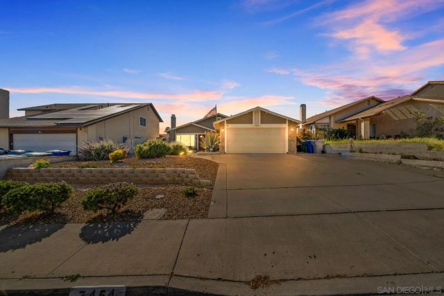 7454 Gayneswood, San Diego, CA 92139