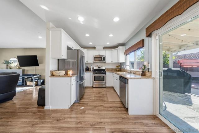 7454 Gayneswood, San Diego, CA 92139