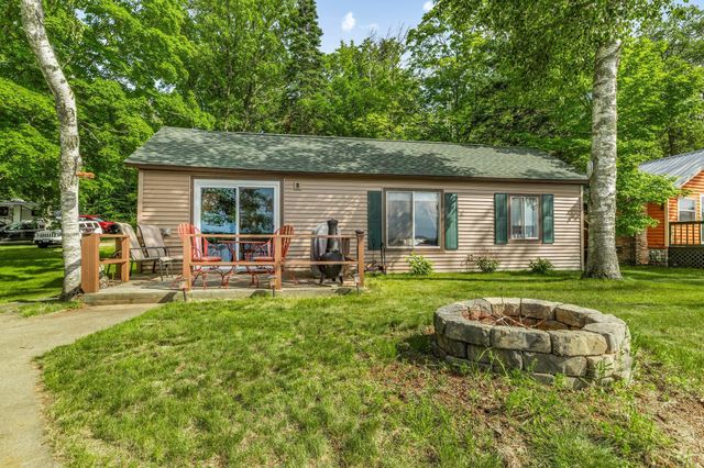 17364 Paradise Shores Road, Brainerd, MN 56401