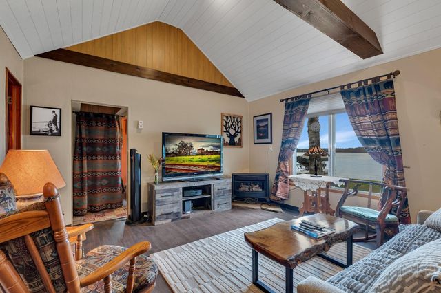 17364 Paradise Shores Road, Brainerd, MN 56401