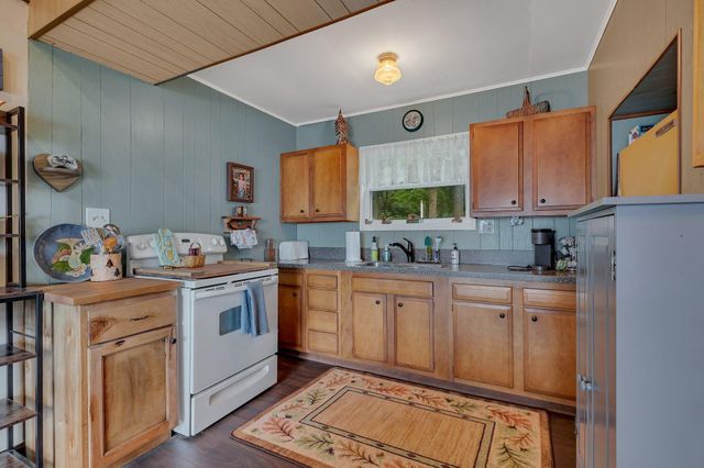 17364 Paradise Shores Road, Brainerd, MN 56401