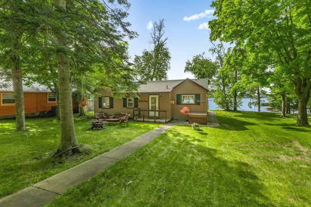 17364 Paradise Shores Road, Brainerd, MN 56401