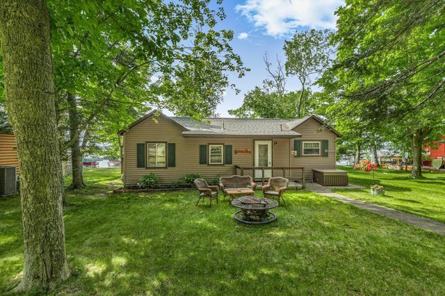 17364 Paradise Shores Road, Brainerd, MN 56401