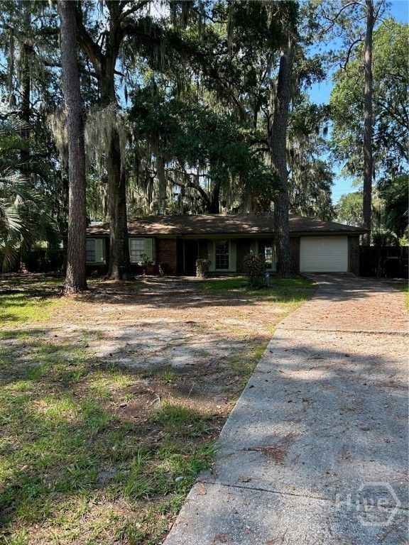 10 Burnt Tree Circle, Savannah, GA 31419