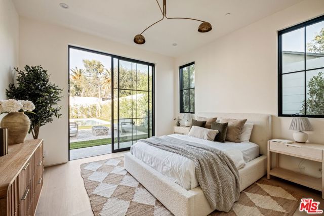 11621 Hesby Street, Valley Village, CA 91601