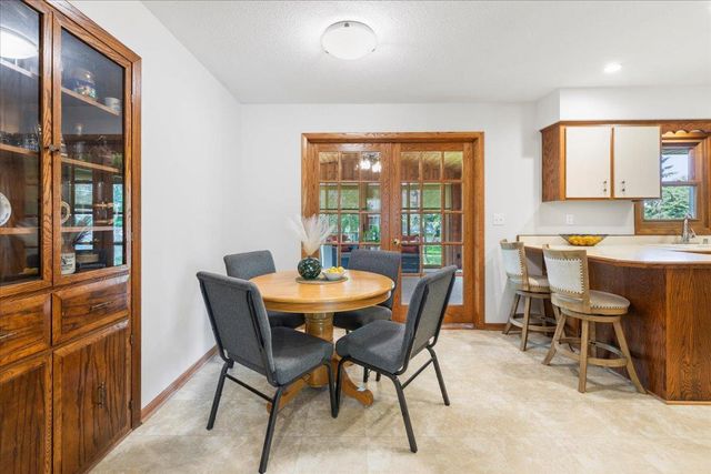 9131 Annapolis Lane N, Maple Grove, MN 55369
