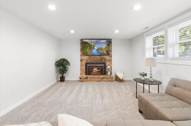 9131 Annapolis Lane N, Maple Grove, MN 55369