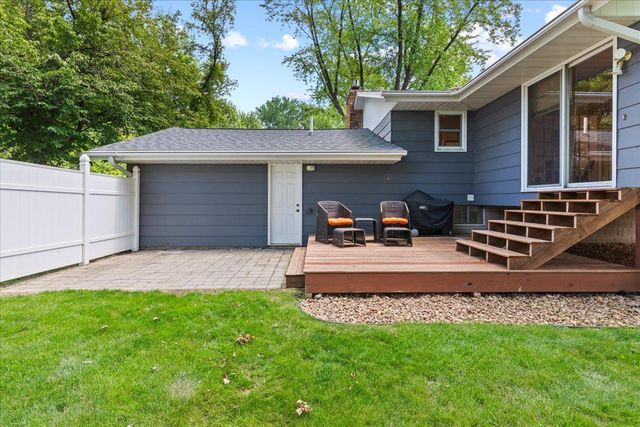 9131 Annapolis Lane N, Maple Grove, MN 55369
