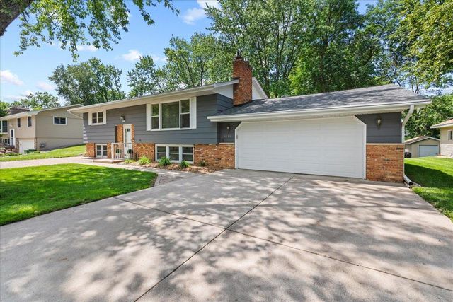 9131 Annapolis Lane N, Maple Grove, MN 55369