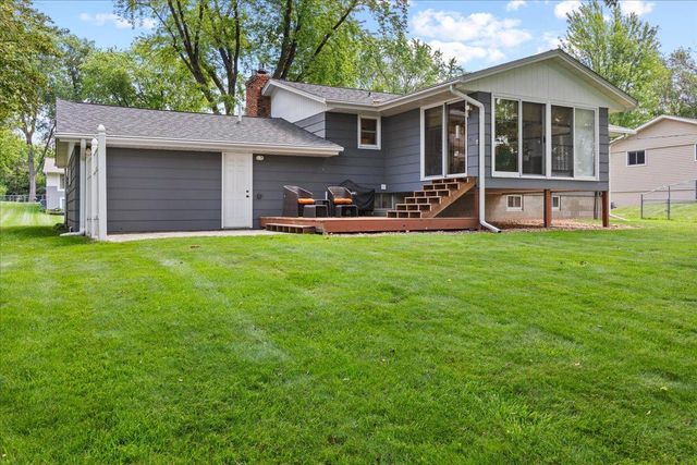 9131 Annapolis Lane N, Maple Grove, MN 55369