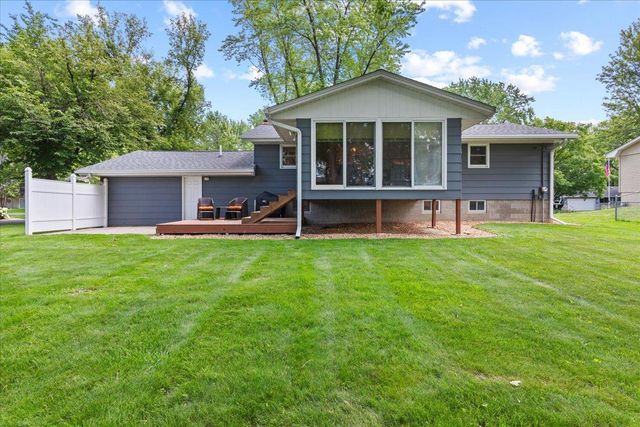 9131 Annapolis Lane N, Maple Grove, MN 55369