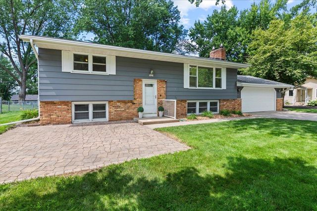 9131 Annapolis Lane N, Maple Grove, MN 55369