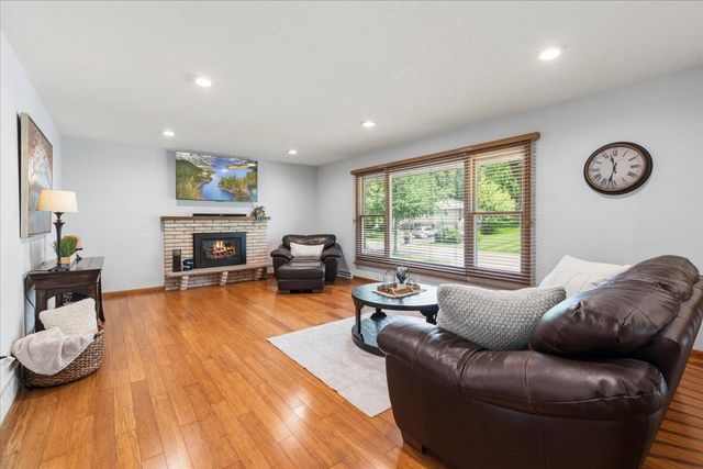 9131 Annapolis Lane N, Maple Grove, MN 55369