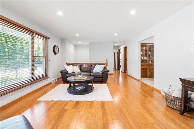 9131 Annapolis Lane N, Maple Grove, MN 55369