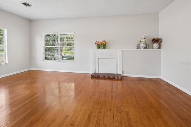 25749 SW 1ST AVENUE, Newberry, FL 32669