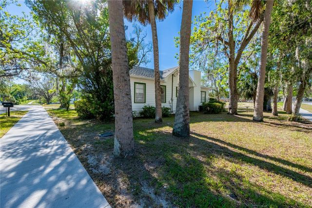 25749 SW 1ST AVENUE, Newberry, FL 32669