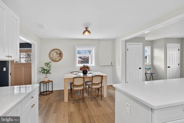 2472 LEAMAN RD, Ronks, PA 17572