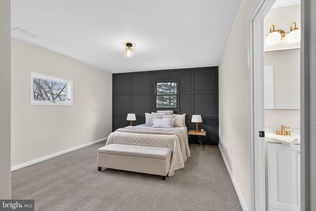 2472 LEAMAN RD, Ronks, PA 17572