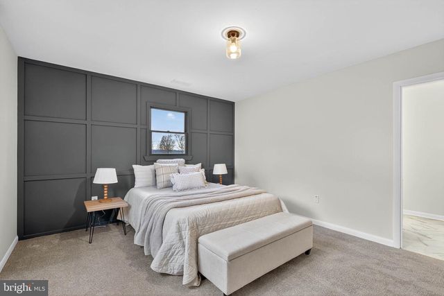 2472 LEAMAN RD, Ronks, PA 17572