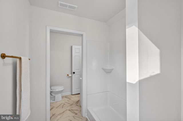 2472 LEAMAN RD, Ronks, PA 17572