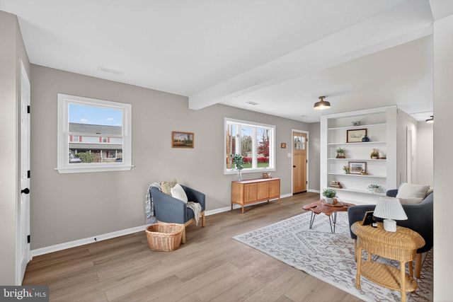 2472 LEAMAN RD, Ronks, PA 17572