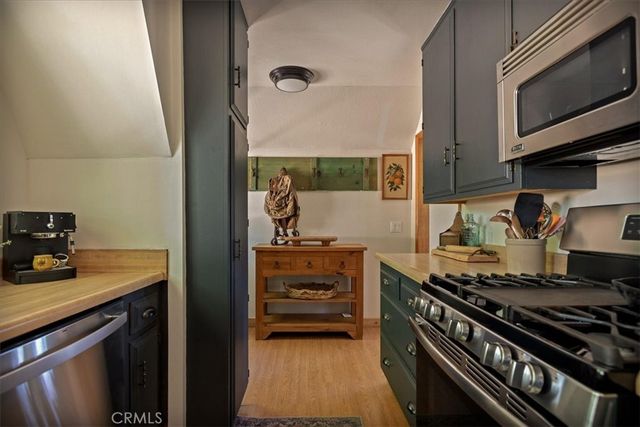 660 Burnt Mill, Lake Arrowhead, CA 92352