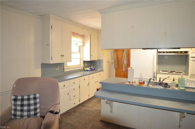 23095 Scottswood DR, Franklin, VA 23851