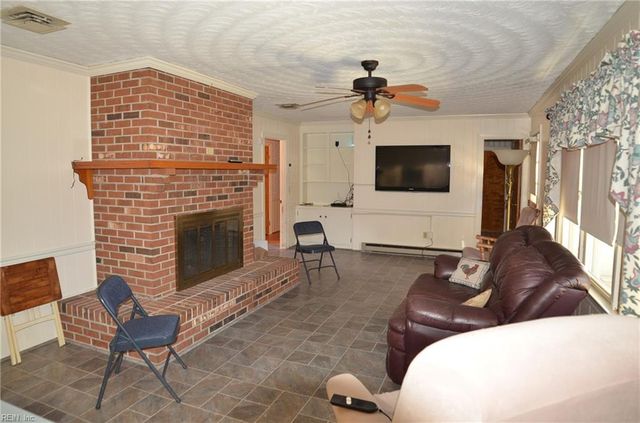 23095 Scottswood DR, Franklin, VA 23851