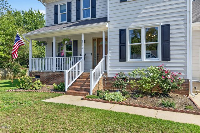 2020 Stonepond Lane, Raleigh, NC 27603