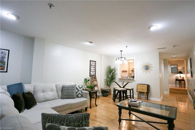 315 N Spruce Street 106, Winston-salem, NC 27101