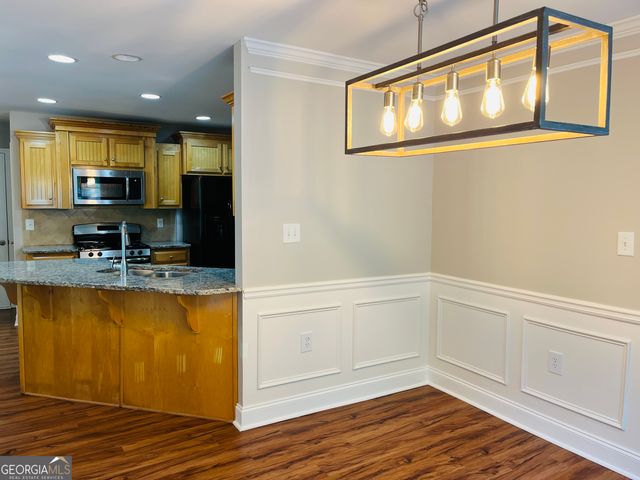 5750 Crest Hill Drive, Buford, GA 30518