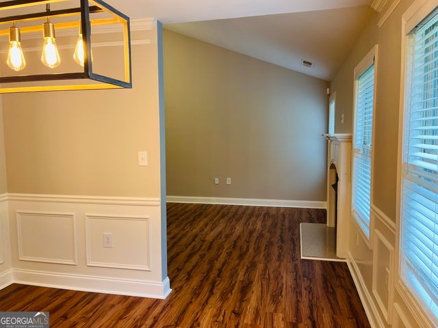 5750 Crest Hill Drive, Buford, GA 30518