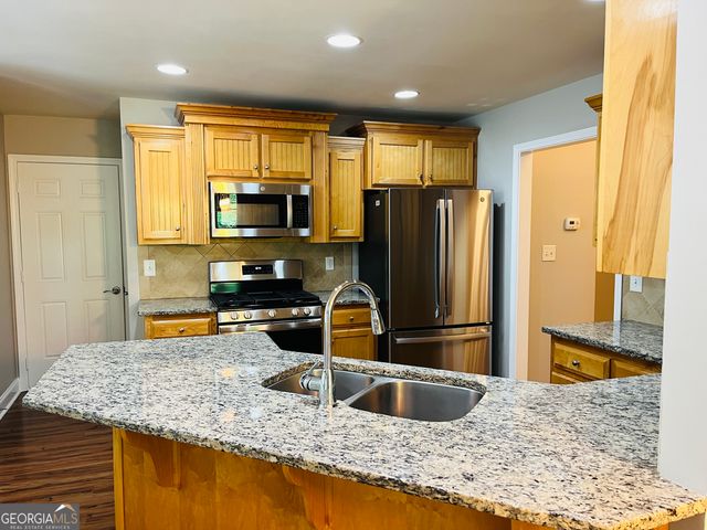 5750 Crest Hill Drive, Buford, GA 30518