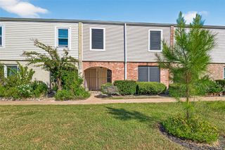 9022 Wilcrest Drive 9022, Houston, TX 77099
