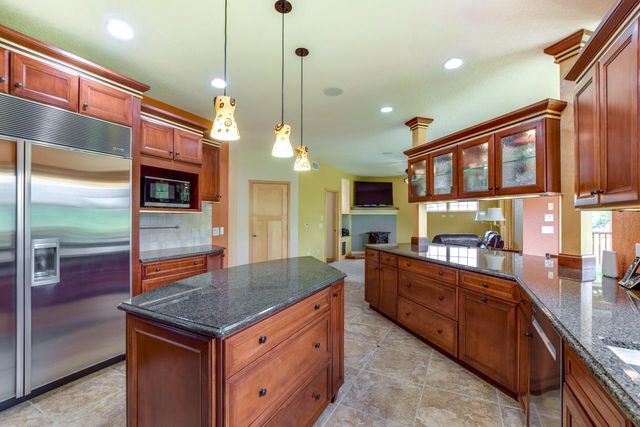 1260 Hanover Trail, Waunakee, WI 53597