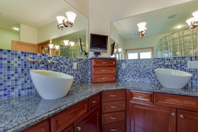 1260 Hanover Trail, Waunakee, WI 53597