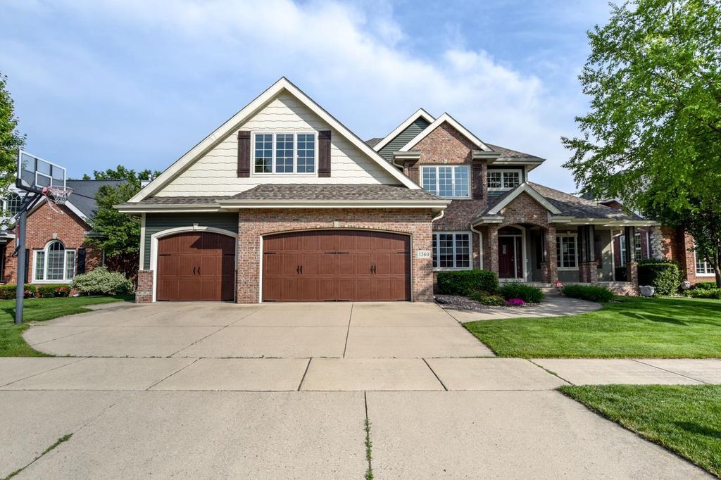 1260 Hanover Trail, Waunakee, WI 53597