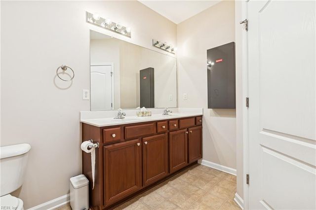 522 Knolls Dr Unit 308, Newport News, VA 23602