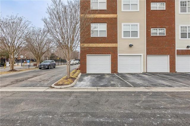 522 Knolls Dr Unit 308, Newport News, VA 23602