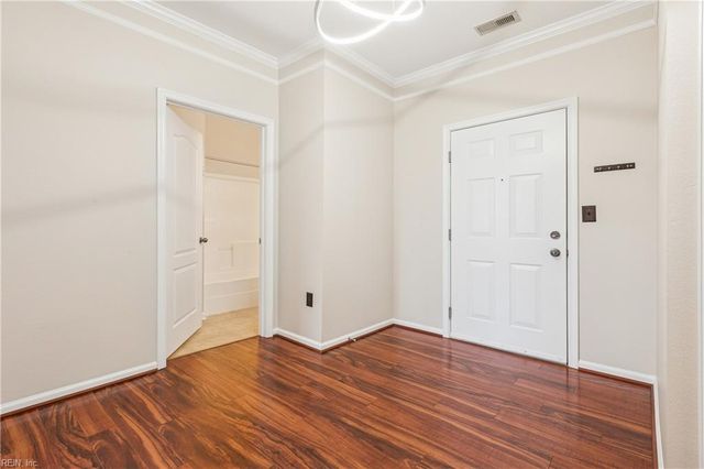 522 Knolls Dr Unit 308, Newport News, VA 23602