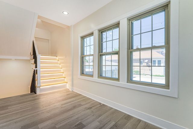 5218 W 55th Street, Chicago, IL 60638