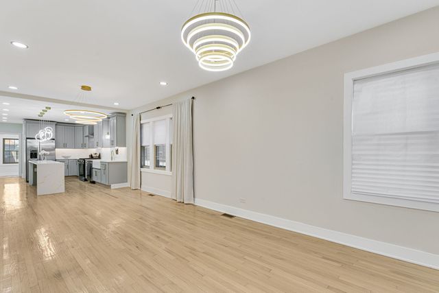 5218 W 55th Street, Chicago, IL 60638