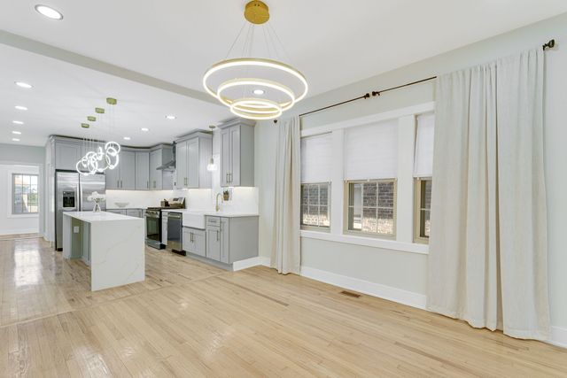 5218 W 55th Street, Chicago, IL 60638
