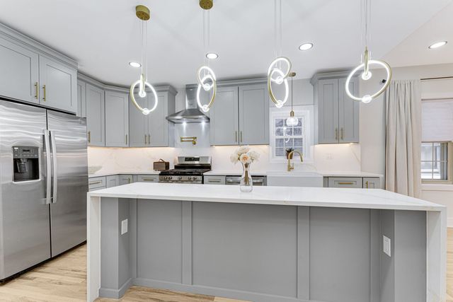 5218 W 55th Street, Chicago, IL 60638
