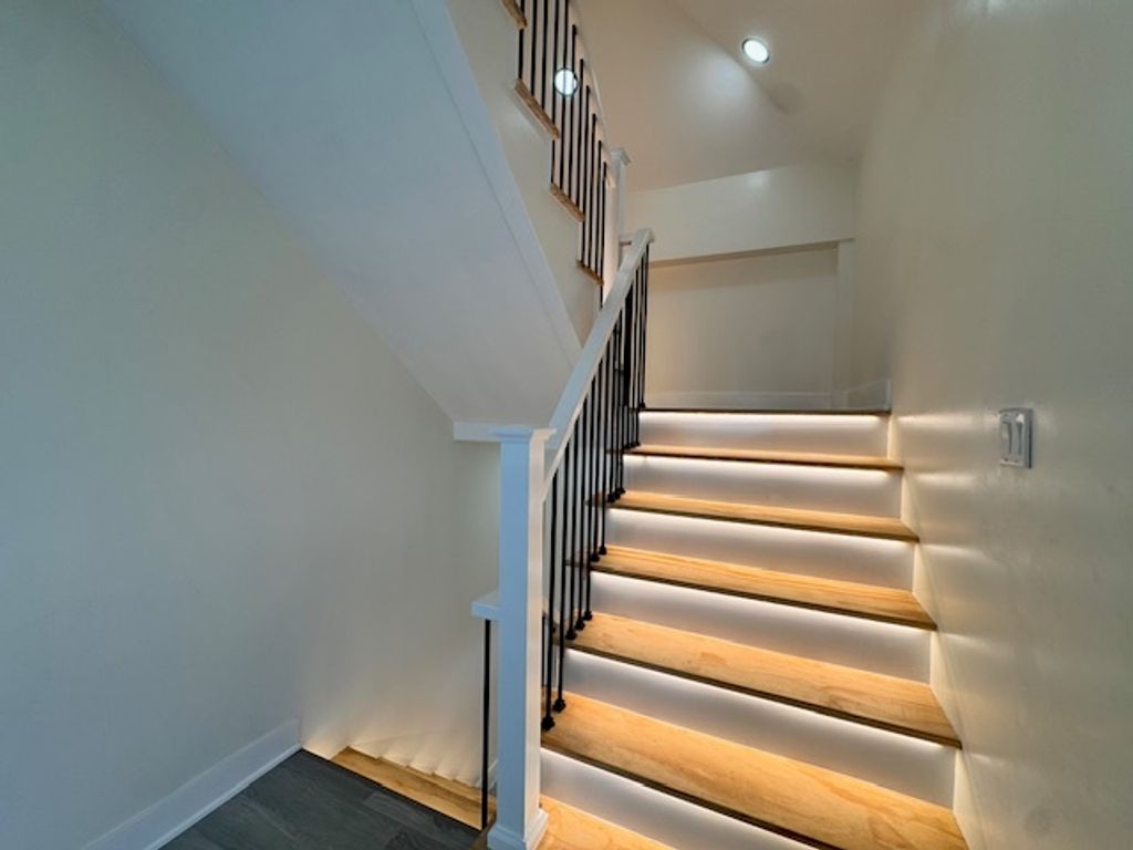 Image 11 of property listing at 5218 W 55th Street, Chicago, IL 60638